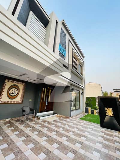 10 Marla Like Brand New House Available For Rent Bahria Town Lahore