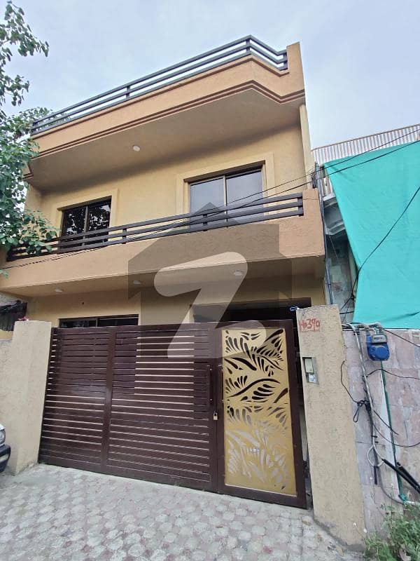 Beautiful Double story house for sale ideal location size 25-60