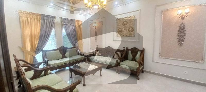 ڈی ایچ اے فیز 7 ڈیفنس (ڈی ایچ اے),لاہور میں 5 کمروں کا 10 مرلہ مکان 5.7 کروڑ میں برائے فروخت۔