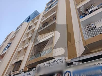 کلفٹن ۔ بلاک 7 کلفٹن,کراچی میں 3 کمروں کا 8 مرلہ فلیٹ 4.0 کروڑ میں برائے فروخت۔