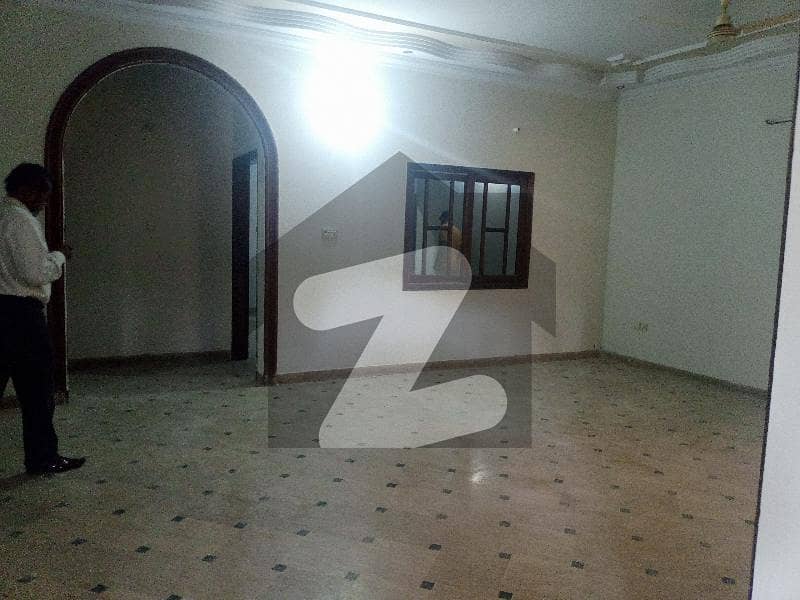 240yd Commercial Hall For Rent Gulshan Iqbal Block 10 A Behind Lasania Restaurant