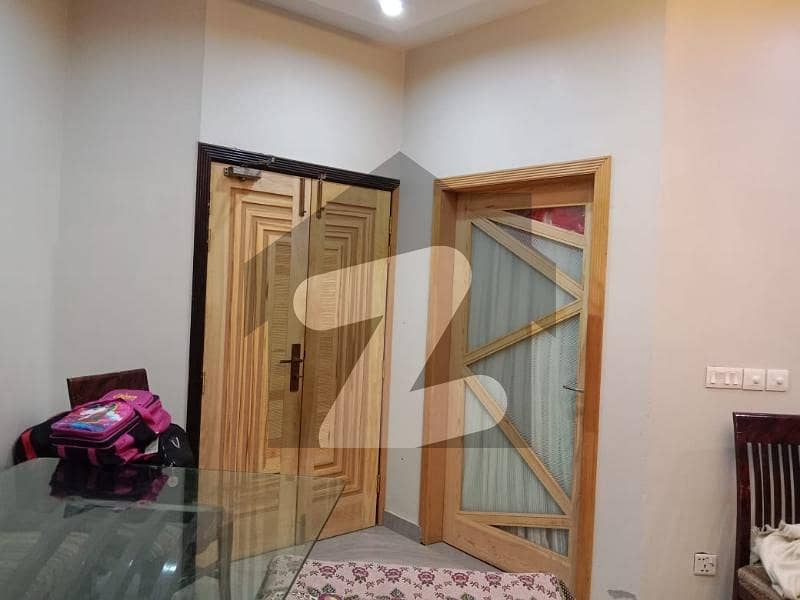 علی پارک کینٹ,لاہور میں 4 کمروں کا 6 مرلہ مکان 2.4 کروڑ میں برائے فروخت۔