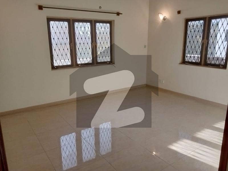 ای ۔ 11/3 ای ۔ 11,اسلام آباد میں 7 کمروں کا 1 کنال مکان 12.0 کروڑ میں برائے فروخت۔