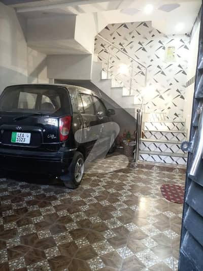 شاداب گارڈن لاہور میں 3 کمروں کا 4 مرلہ مکان 1.45 کروڑ میں برائے فروخت۔