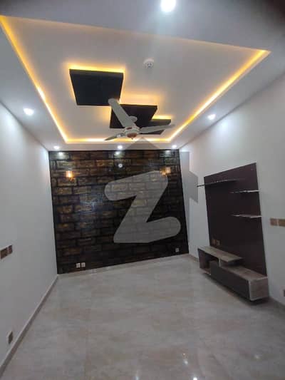 ای ایم ای سوسائٹی لاہور میں 3 کمروں کا 5 مرلہ مکان 78.0 ہزار میں کرایہ پر دستیاب ہے۔