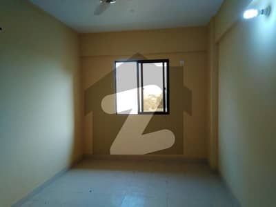 Prime Location In Bukhari Commercial Area Of Karachi, A 950 Square Feet Flat Is Available