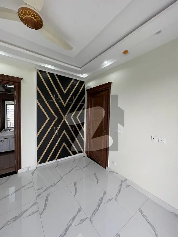 10 MARLA BRAND NEW LUXURY HOUSE AVAILABLE FOR RENT IN DHA 9 TOWN