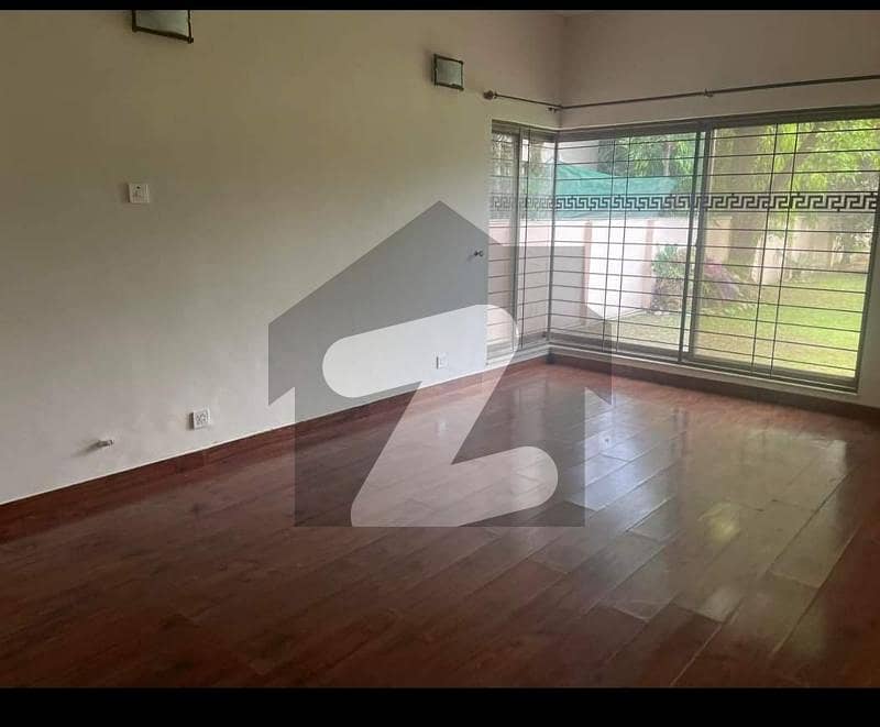 Ideal Location !! 2 Kanal Bungalow with 6 Bedrooms For Rent In DHA Phase 3 |
