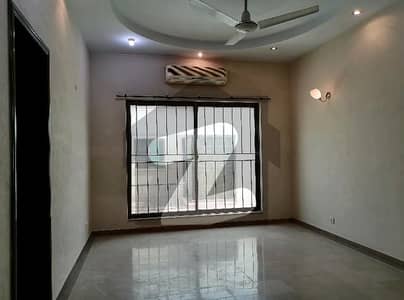 جوہر ٹاؤن لاہور میں 4 کمروں کا 5 مرلہ مکان 80.0 ہزار میں کرایہ پر دستیاب ہے۔