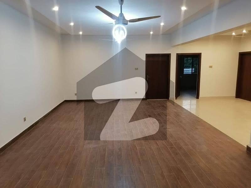 ایف ۔ 10 اسلام آباد میں 5 کمروں کا 1 کنال مکان 14.0 کروڑ میں برائے فروخت۔