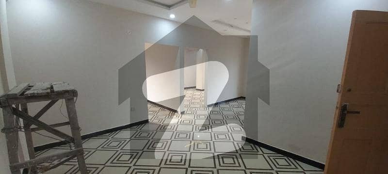 ایف ۔ 10 مرکز ایف ۔ 10,اسلام آباد میں 2 کمروں کا 3 مرلہ دفتر 2.5 کروڑ میں برائے فروخت۔