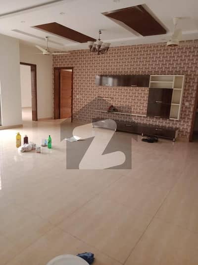 1 Kanal Full House Available For Rent In DHA Phase 2