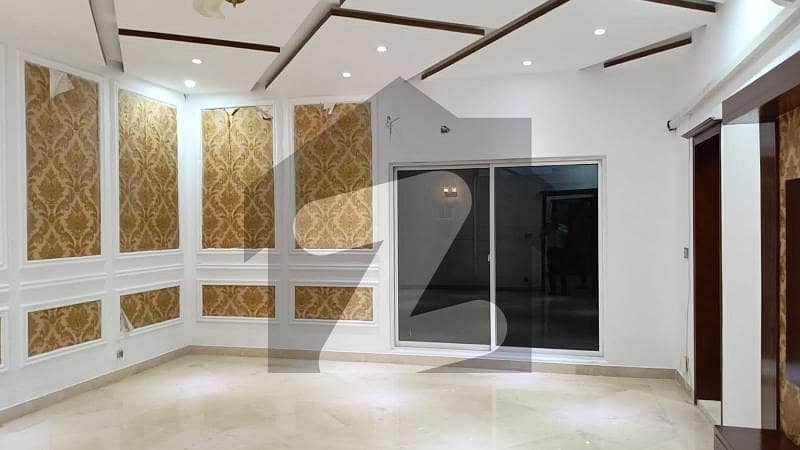 2KANAL FULLY FURNISHED HOUSE AVAILABLE FOR RENT IN DHA PHASE 8