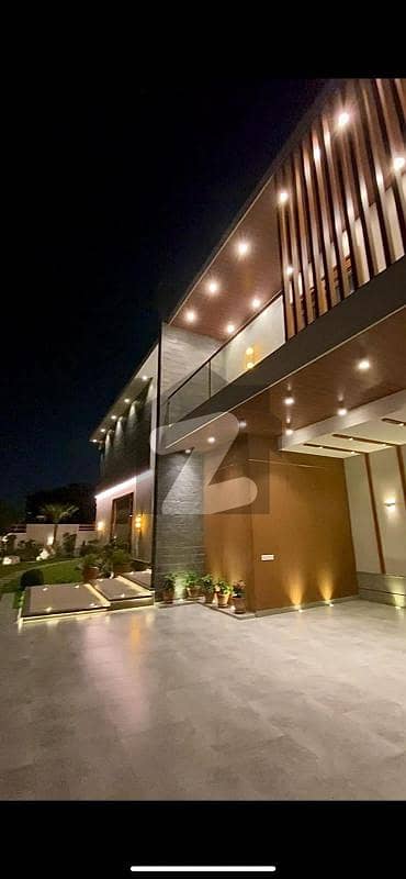 ڈی ایچ اے فیز 8 - زون اے ڈی ایچ اے فیز 8,ڈی ایچ اے ڈیفینس,کراچی میں 6 کمروں کا 2 کنال مکان 39.9 کروڑ میں برائے فروخت۔
