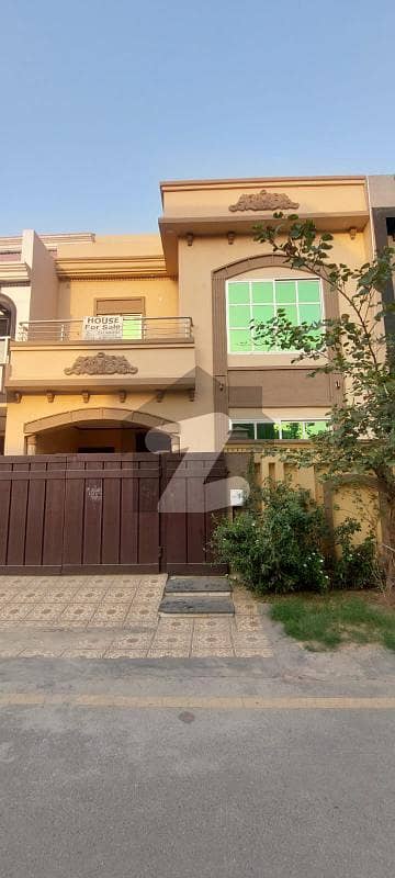 Buy 5 Marla Beautiful House For Sale in Tulip Block Park View City Lahore