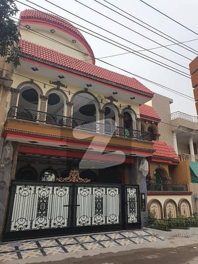 گلشنِِِ راوی ۔ بلاک سی گلشنِ راوی,لاہور میں 5 کمروں کا 9 مرلہ مکان 5.2 کروڑ میں برائے فروخت۔