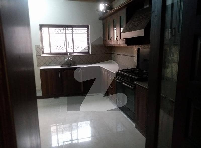 1 Kanal Upper Portion For Rent In DHA Phase 3 Near Park