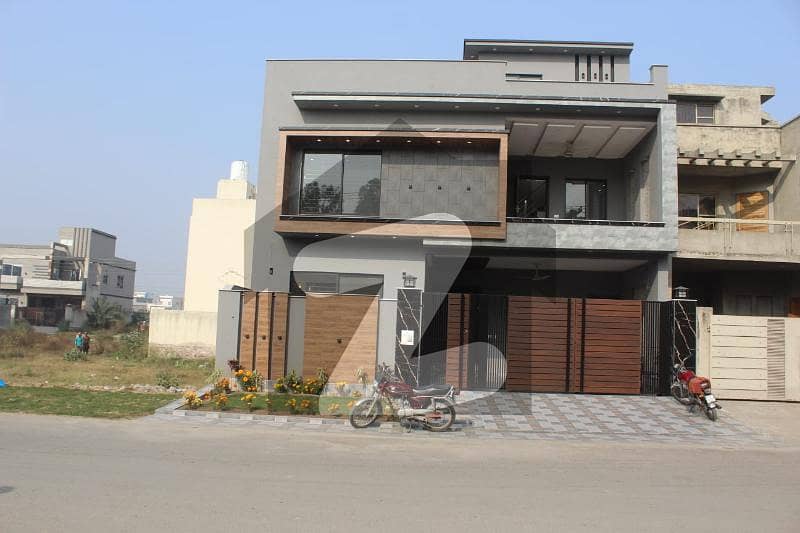 10 Marla Perfect Location Brand New House For Sale - D Block - Jubilee Town Lahore