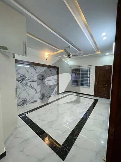 7 marla ground portion available for rent in g13 Islamabad in a very good condition