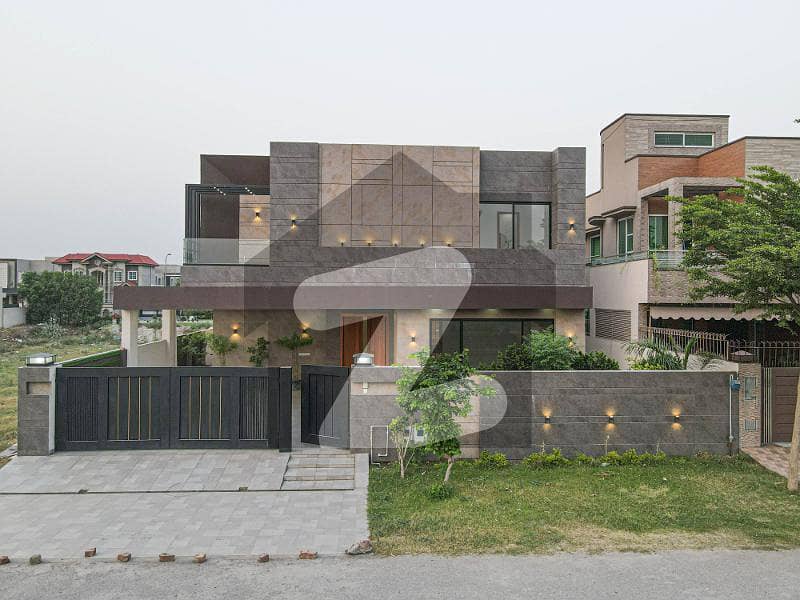 ڈی ایچ اے فیز 4 ڈیفنس (ڈی ایچ اے),لاہور میں 5 کمروں کا 10 مرلہ مکان 3.8 کروڑ میں برائے فروخت۔