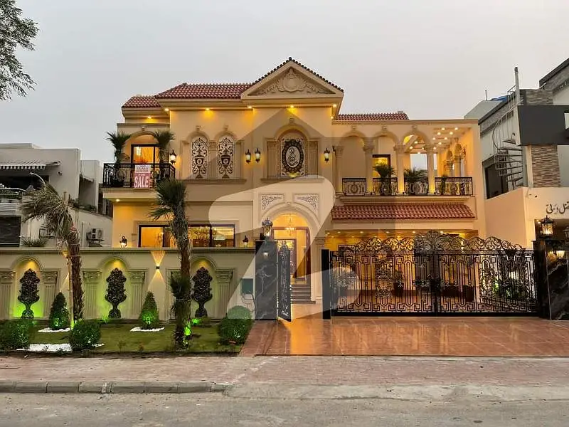 a Kanal house on Beautiful Location For Sale in Bahria Town Lahore