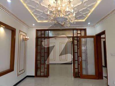فیصل ٹاؤن ۔ بلاک سی فیصل ٹاؤن,لاہور میں 7 کمروں کا 10 مرلہ مکان 6.0 کروڑ میں برائے فروخت۔