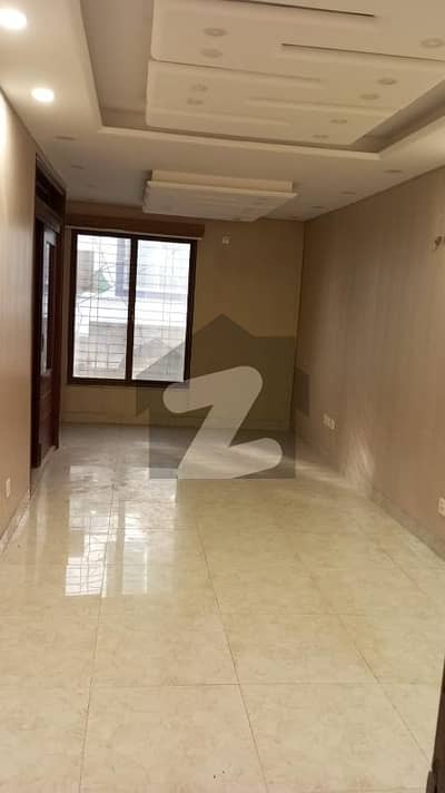 G,7/2_UPPER 1 BED TVL 1 BATH ONLY FOR COUPLES