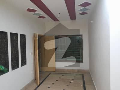 پی سی ایس آئی آر سٹاف کالونی لاہور میں 4 کمروں کا 4 مرلہ مکان 50.0 ہزار میں کرایہ پر دستیاب ہے۔