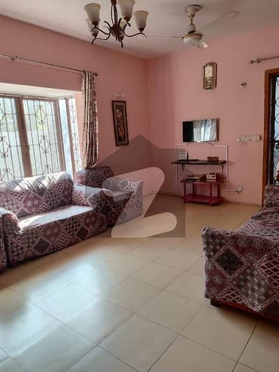 ڈی ایچ اے فیز 1 - بلاک پی فیز 1,ڈیفنس (ڈی ایچ اے),لاہور میں 4 کمروں کا 10 مرلہ مکان 3.6 کروڑ میں برائے فروخت۔