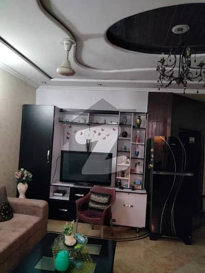 واپڈا ٹاؤن لاہور میں 5 کمروں کا 10 مرلہ مکان 3.3 کروڑ میں برائے فروخت۔