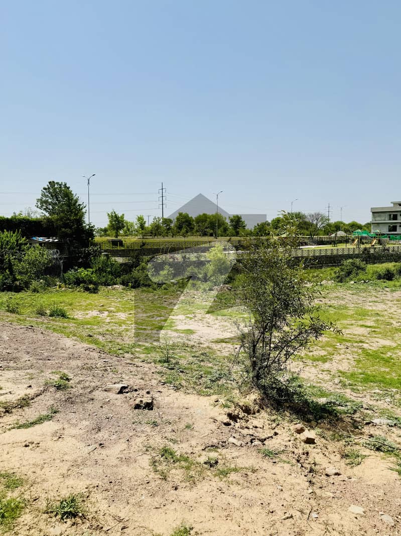 EXTRA LAND 50x90 PLOT FOR SALE DEAD END STREET EXTRA LAND 50x90 PLOT FOR SALE DEAD END STREET