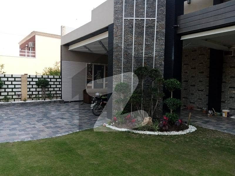 2 Kanal Used Bungalow With 6 Bedrooms For Sale In DHA Phase 1 | Ideal Location