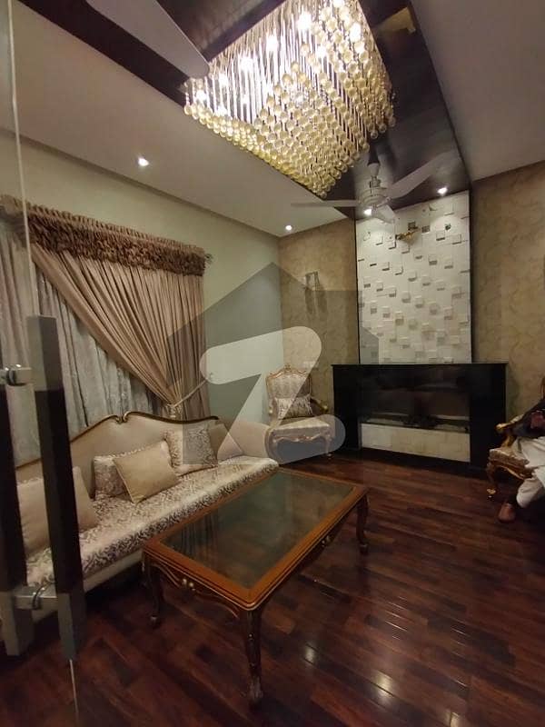 ڈی ایچ اے فیز 6 ڈیفنس (ڈی ایچ اے),لاہور میں 4 کمروں کا 10 مرلہ مکان 1.6 لاکھ میں کرایہ پر دستیاب ہے۔