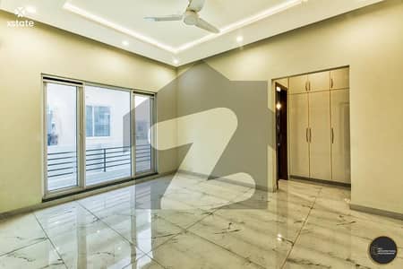 ڈی ۔ 12 اسلام آباد میں 8 کمروں کا 1 کنال مکان 24.5 کروڑ میں برائے فروخت۔