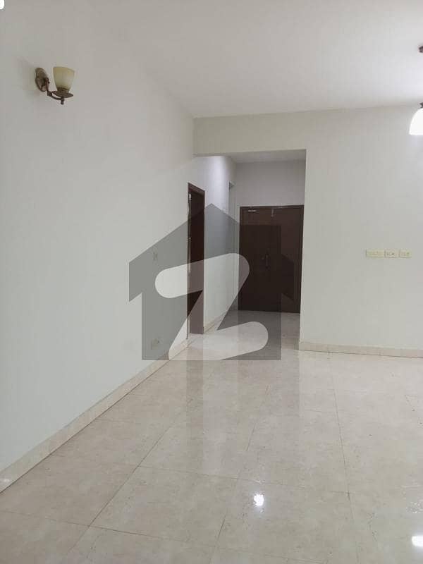 10 MARLA BEAUTIFUL APARTMENT AVAILABLE FOR SALE
