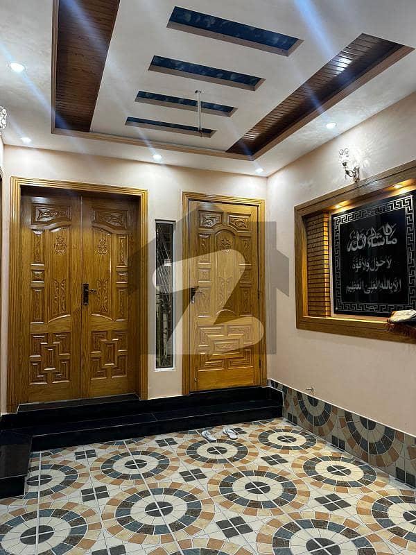 پارک ویو سٹی ۔ ایگزیکٹو بلاک پارک ویو سٹی,لاہور میں 4 کمروں کا 5 مرلہ مکان 2.3 کروڑ میں برائے فروخت۔