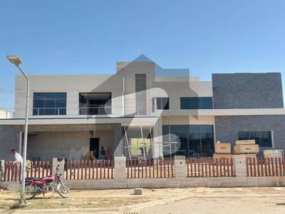 4 kanal formhouse with extra Land available for resale on Installments