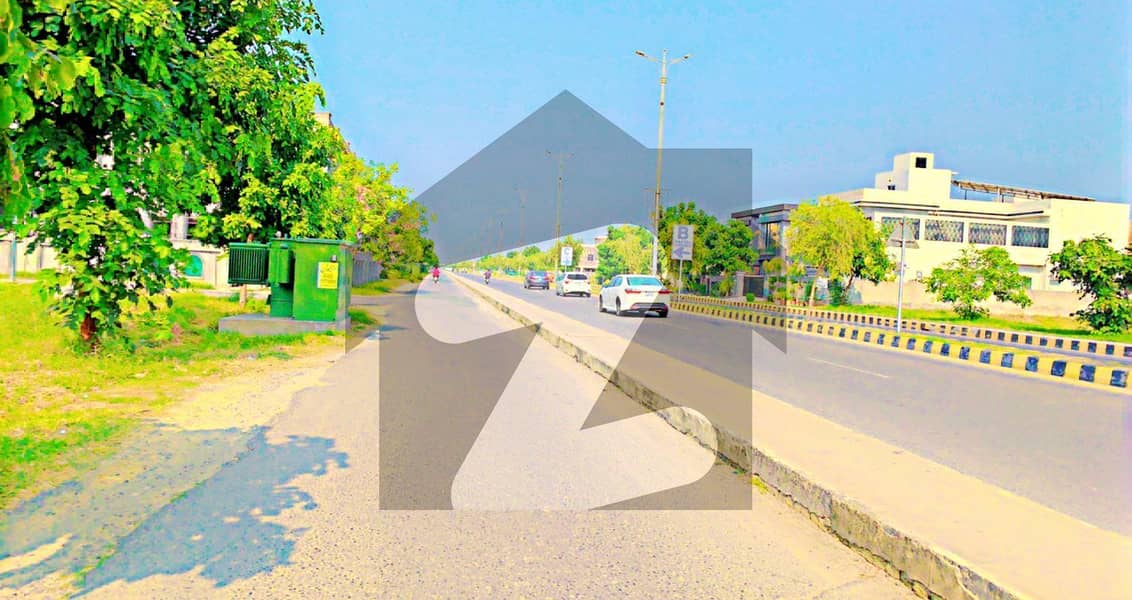 ڈی ایچ اے فیز 5 - بلاک ای فیز 5,ڈیفنس (ڈی ایچ اے),لاہور میں 1 کنال رہائشی پلاٹ 7.7 کروڑ میں برائے فروخت۔