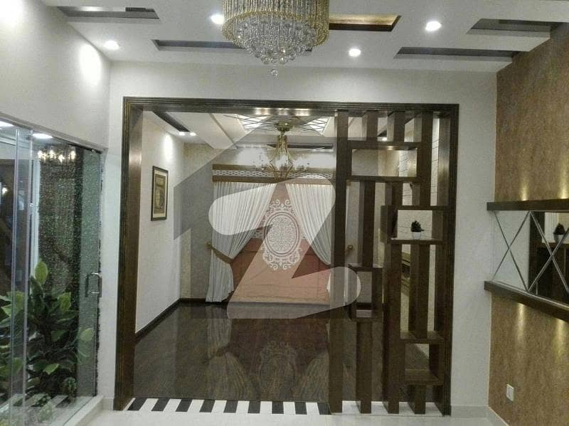 بحریہ ٹاؤن ۔ بلاک سی سی بحریہ ٹاؤن سیکٹرڈی,بحریہ ٹاؤن,لاہور میں 3 کمروں کا 5 مرلہ مکان 2.35 کروڑ میں برائے فروخت۔