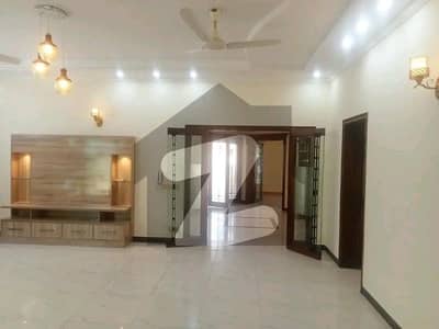 ڈی ایچ اے فیز 1 - بلاک ایل فیز 1,ڈیفنس (ڈی ایچ اے),لاہور میں 5 کمروں کا 1 کنال مکان 6.7 کروڑ میں برائے فروخت۔