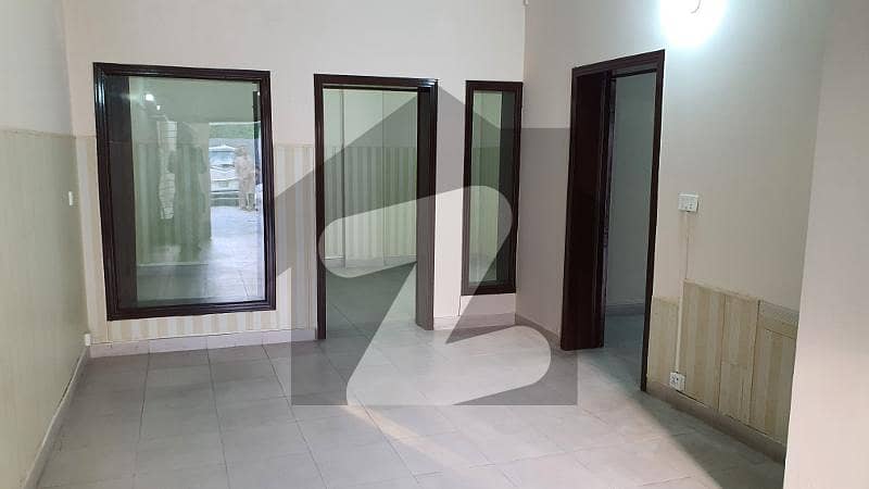 4 Kanal Beautiful House Available For School Near KFC MM ALAM Road 4 Kanal Beautiful House Available For School Near KFC MM ALAM Road