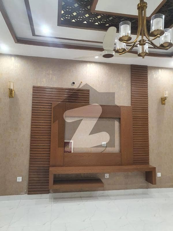 ڈی ایچ اے فیز 6 - بلاک اے فیز 6,ڈیفنس (ڈی ایچ اے),لاہور میں 4 کمروں کا 10 مرلہ مکان 1.7 لاکھ میں کرایہ پر دستیاب ہے۔