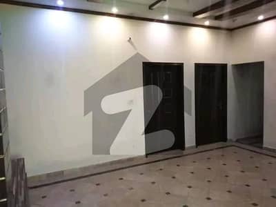 برکی روڈ کینٹ,لاہور میں 2 کمروں کا 4 مرلہ مکان 25.0 ہزار میں کرایہ پر دستیاب ہے۔