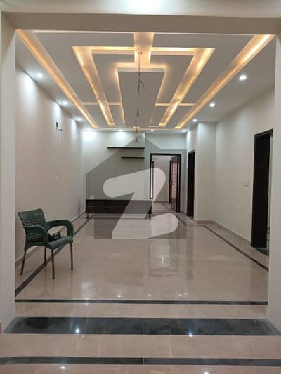 لیک سٹی ۔ سیکٹر ایم ۔ 2اے لیک سٹی,رائیونڈ روڈ,لاہور میں 2 کمروں کا 10 مرلہ بالائی پورشن 60.0 ہزار میں کرایہ پر دستیاب ہے۔