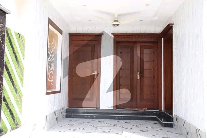 پیراگون سٹی لاہور میں 2 کمروں کا 5 مرلہ بالائی پورشن 40.0 ہزار میں کرایہ پر دستیاب ہے۔