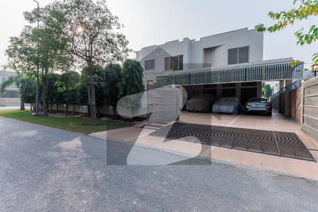 2 Kanal Corner Luxury Bungalow For Sale At Prime Location Near To Park, Club