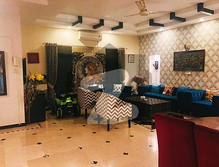 سوئی گیس ہاؤسنگ سوسائٹی لاہور میں 5 کمروں کا 1 کنال مکان 6.75 کروڑ میں برائے فروخت۔