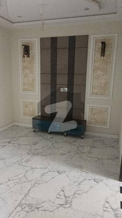 جوبلی ٹاؤن ۔ بلاک ای جوبلی ٹاؤن,لاہور میں 6 کمروں کا 5 مرلہ مکان 2.25 کروڑ میں برائے فروخت۔