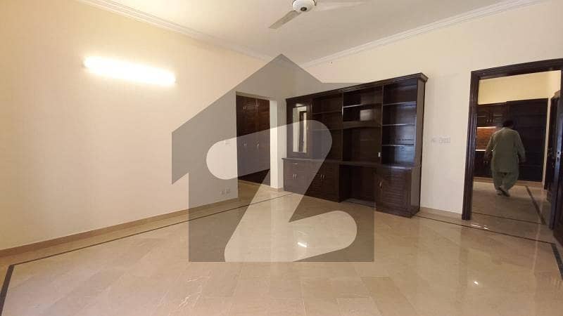 2100 Sq/Yd 6 Bedroom House For Sale In F-6, Islamabad