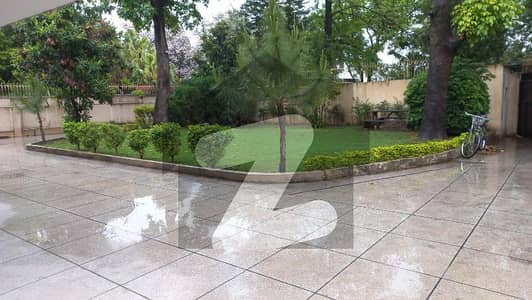 1000 S/Y 4 Bedroom House For Rent In F-6, Islamabad.